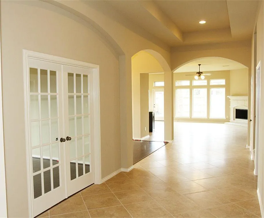 4 bed, 3.5 bath, 3158 sqft, $2,950 — Photo 4