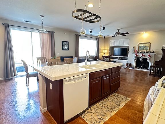open kitchen/dining area