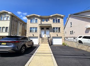 233 Warren Ave #A, Fort Lee, NJ 07024