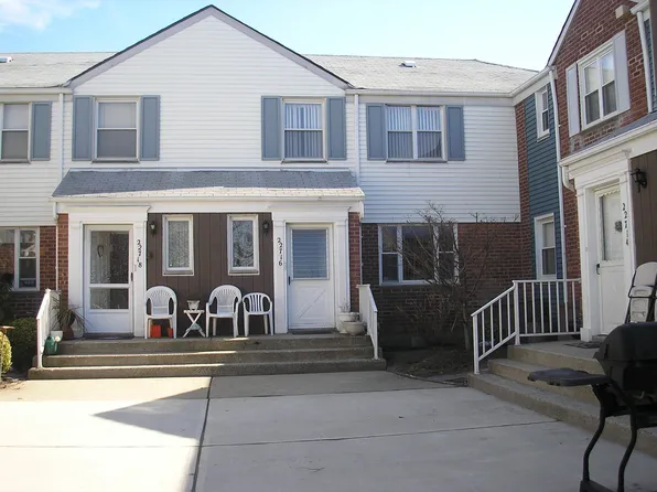 227-16 67th Ave #21, Oakland Gardens, NY 11364