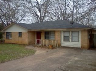 606 W Point Tap Rd, Palestine, TX 75803