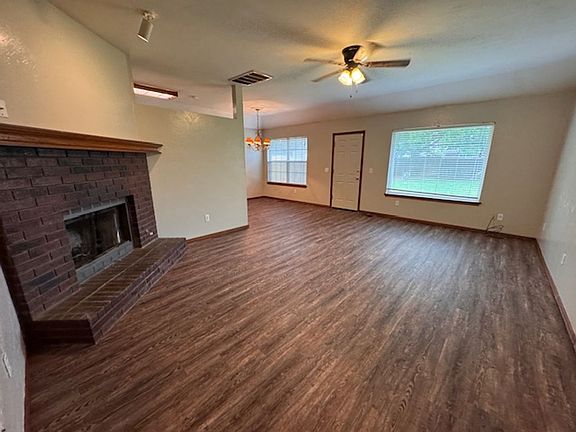 3rd image of 1056 N Ridgecrest Way