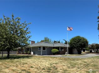 851 Heichel Rd, Camano Island, WA 98282