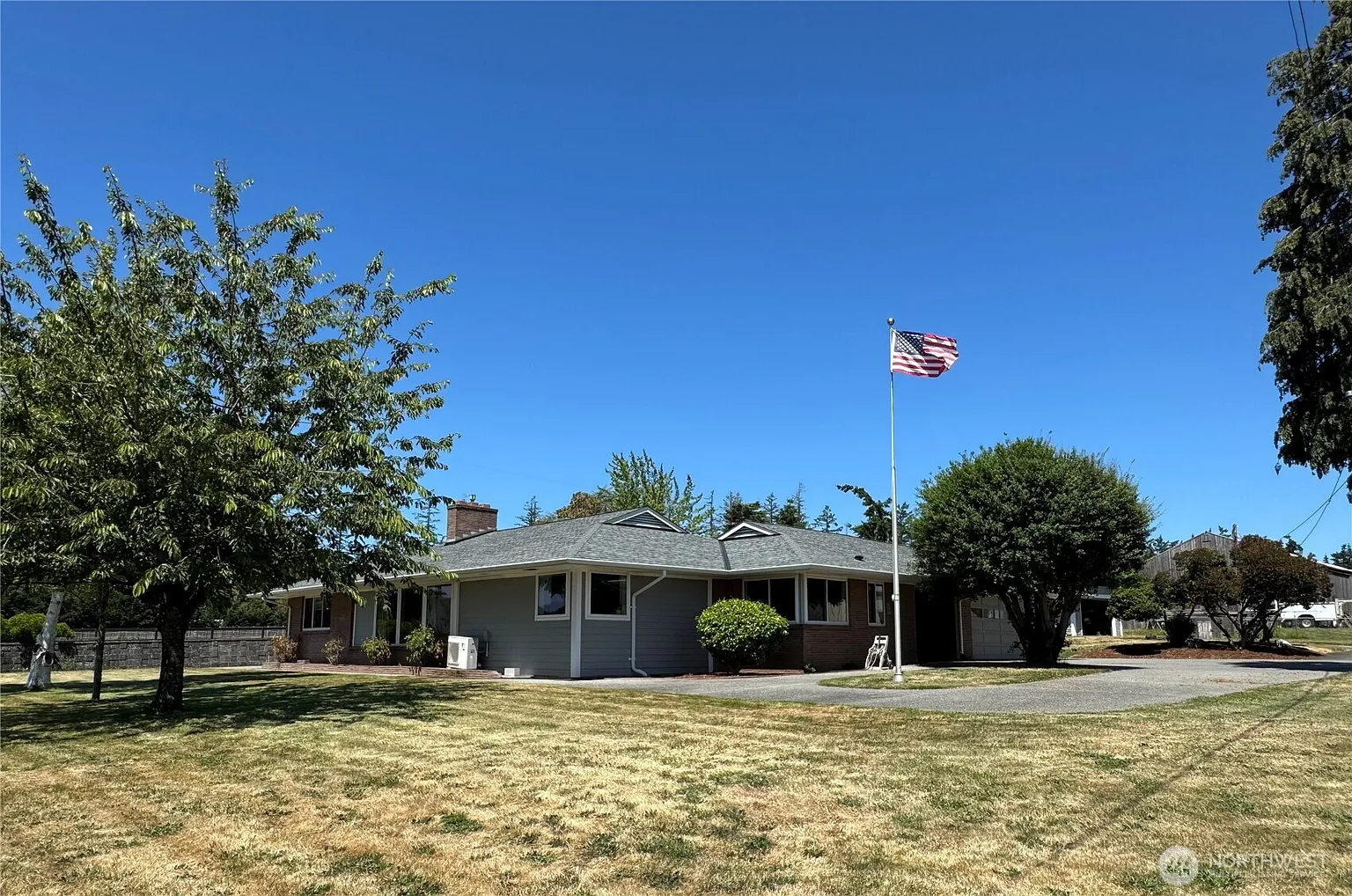 851 Heichel Road photo 1