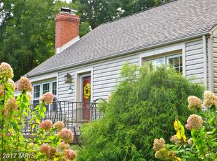 636 Walker Rd, Great Falls, VA 22066