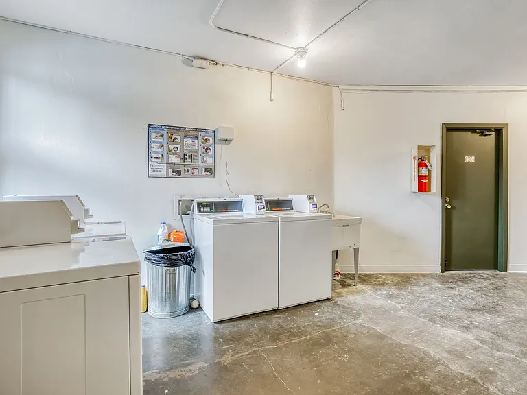 Raintree Apartments — Photo 26