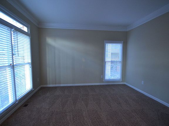5th image of 209 Cabin Creek Ct
