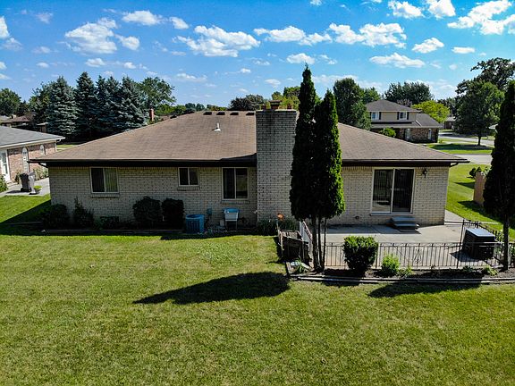 5th image of 38836 Gainsborough Dr