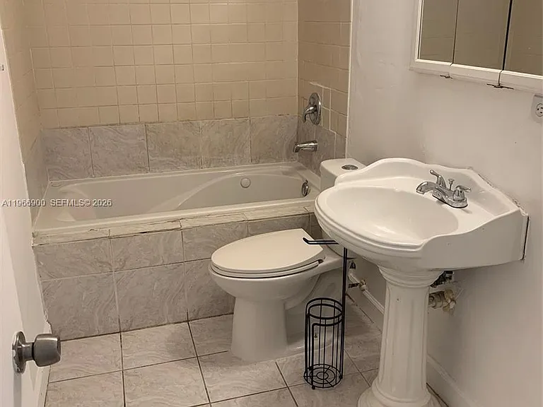 6520 SW 41st St #6520 — Photo 11