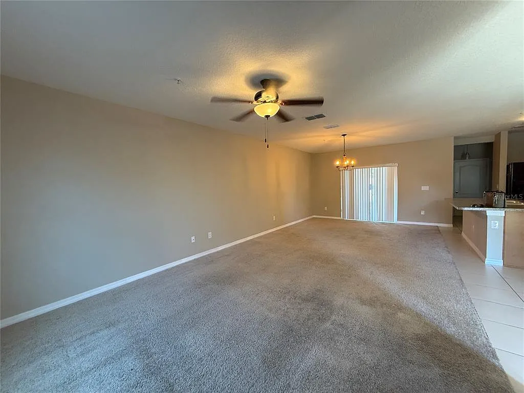 3 bed, 2.5 bath, 1695 sqft, $2,000 — Photo 2