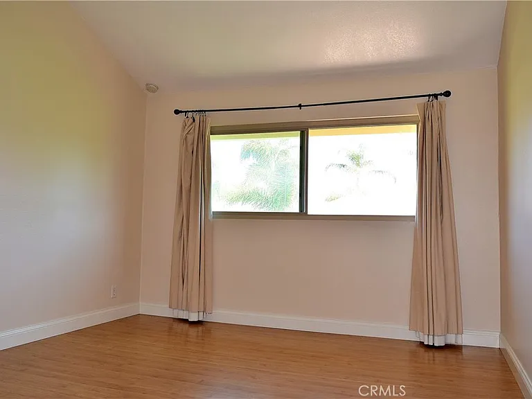 16 Creekwood — Photo 10