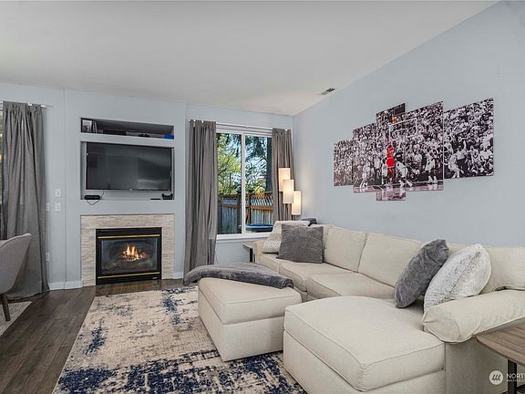 5th image of 950 Lynnwood Court SE #1022
