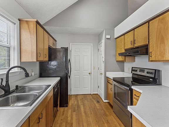5th image of 768 Dover Glen Dr