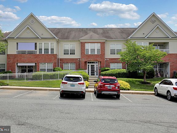 3rd image of 1407 Bonnett Pl Unit 187