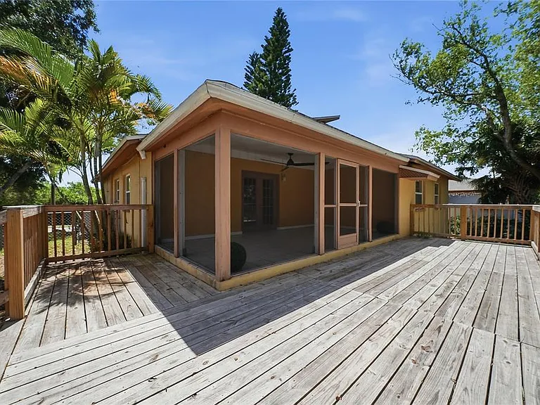 906 Carlton Rd — Photo 21