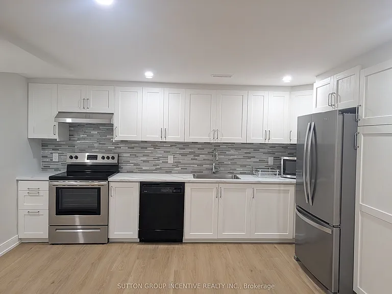 9 Cowles Ct #LOWER — Photo 2