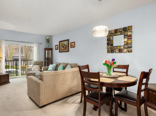 1736 10th Ave NE #C110, Issaquah, WA 98029