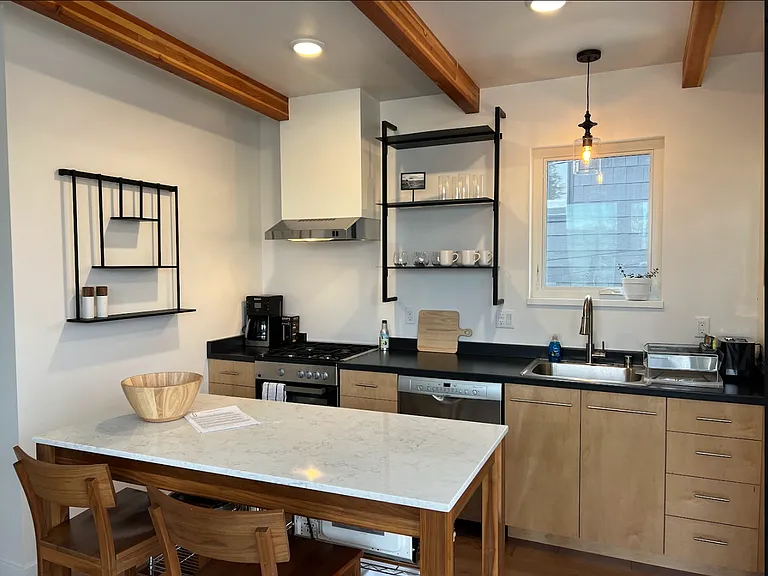 1019 N St — Photo 14
