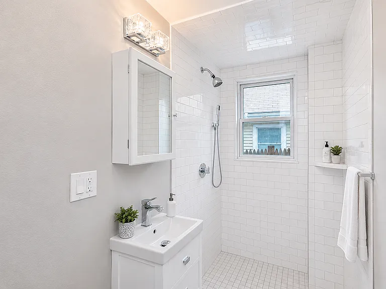 63-65 Catherine St #65 — Photo 6