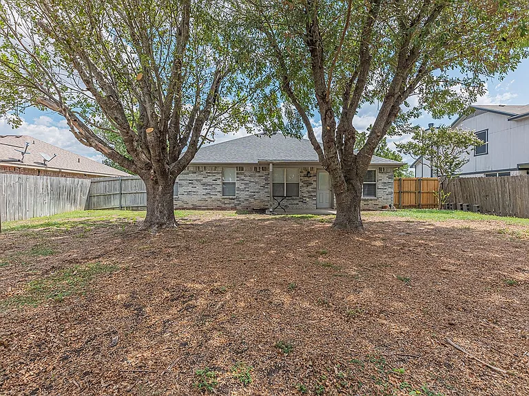 4409 Bowles Dr — Photo 34