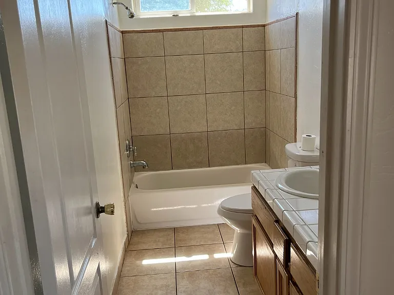 12015 Darlington Ave — Photo 11