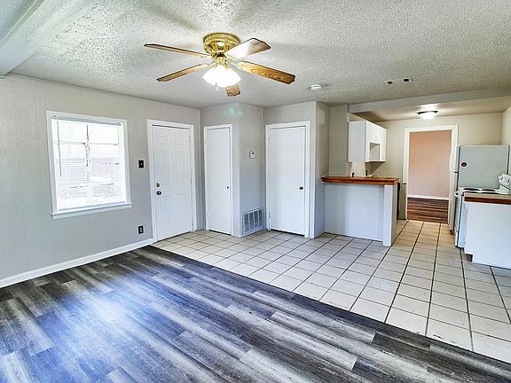 4th image of 1504 Sherman Dr #301