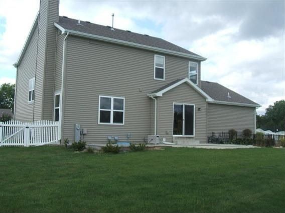 2nd image of 1120 Iris Ln