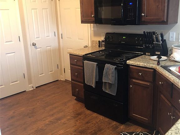 3rd image of 705 Village Creek Dr APT A