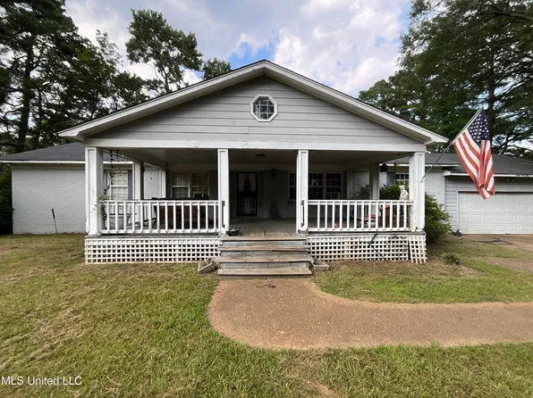 3065 Holly Springs Rd, Hernando, MS 38632