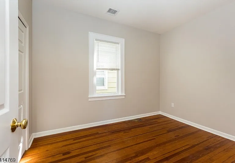 182 Pierre Ave — Photo 10