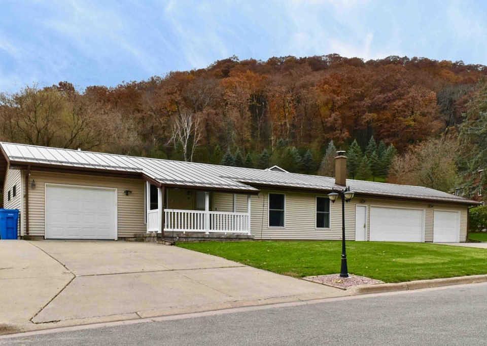 1st image of 92 Whitewater Ct