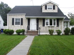 45 Oak St, Carteret, NJ 07008