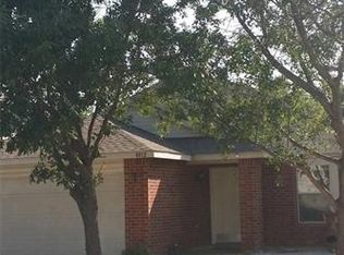 8812 Seven Oaks Ln, Denton, TX 76210