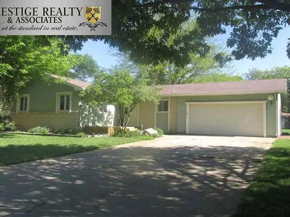 2108 Timber Creek Dr, Manhattan, KS 66502