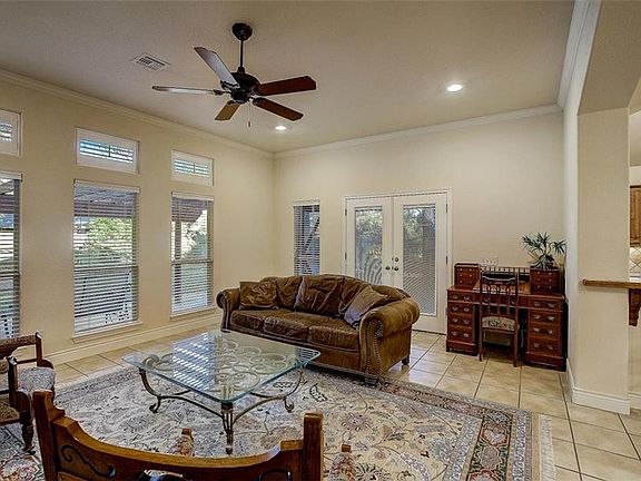 4th image of 18 McGregor Cir