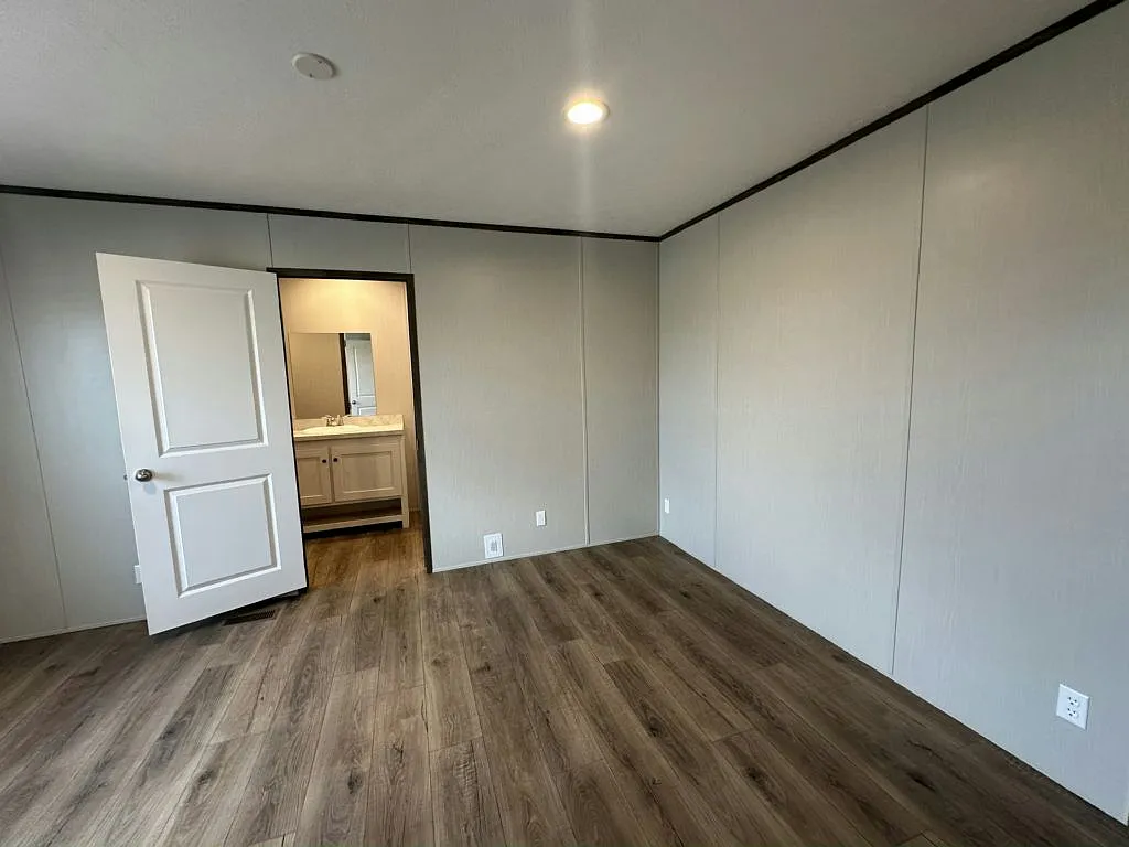 2 bed, 896 sqft, $1,450 — Photo 3
