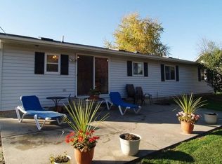 1281 Blue Dahlia Rd, Oconomowoc, WI 53066