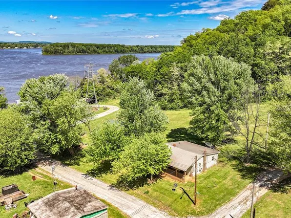 539 Hill St, Hamburg, IL 62045