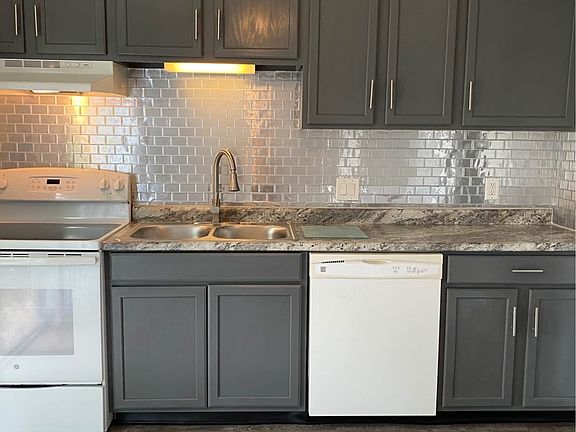 5th image of 29 N Yorkshire Blvd