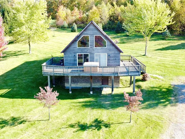 1119 Turkey Hill Rd, Wampum, PA 16157