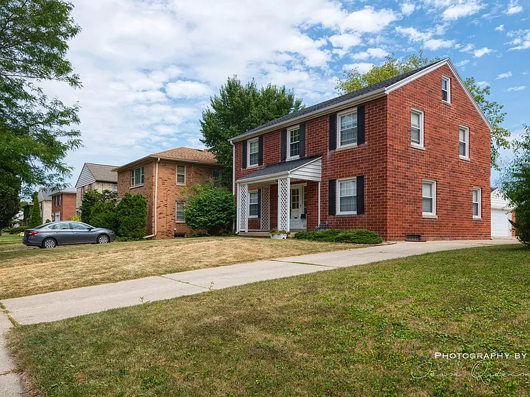 5034 N Bay Ridge Ave — Photo 1
