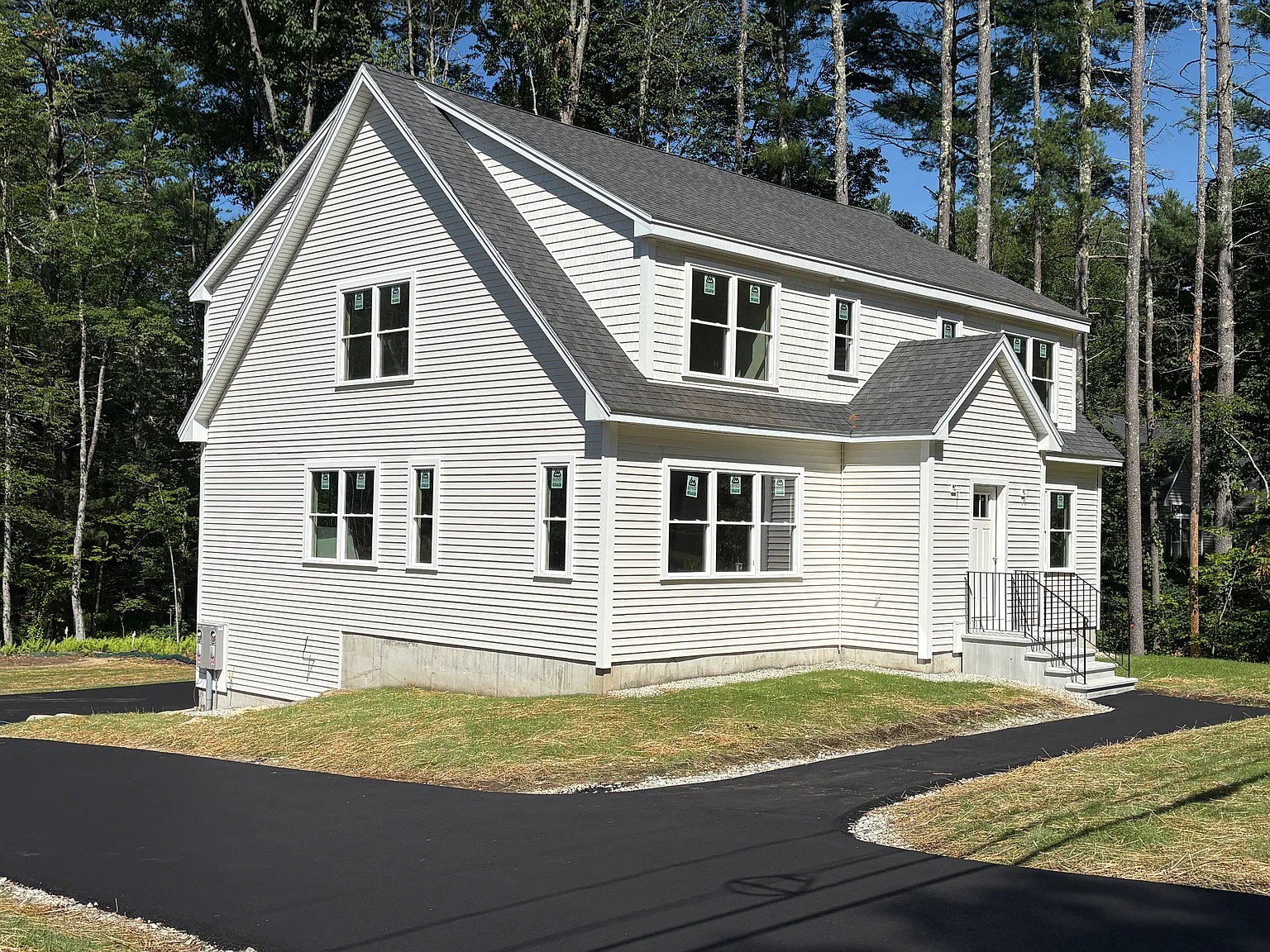 3 bed, 2.5 bath, 1400 sqft, $3,900 — Photo 1