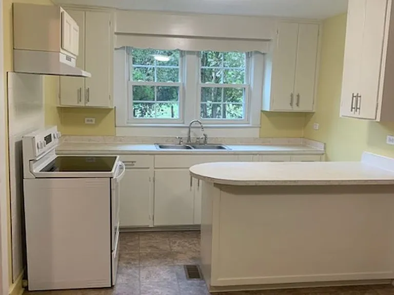 303 Knitting Mill St — Photo 3