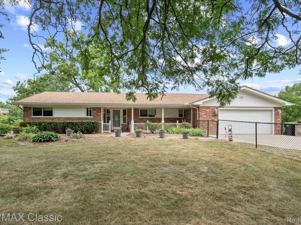41700 W Eleven Mile Rd, Novi, MI 48375