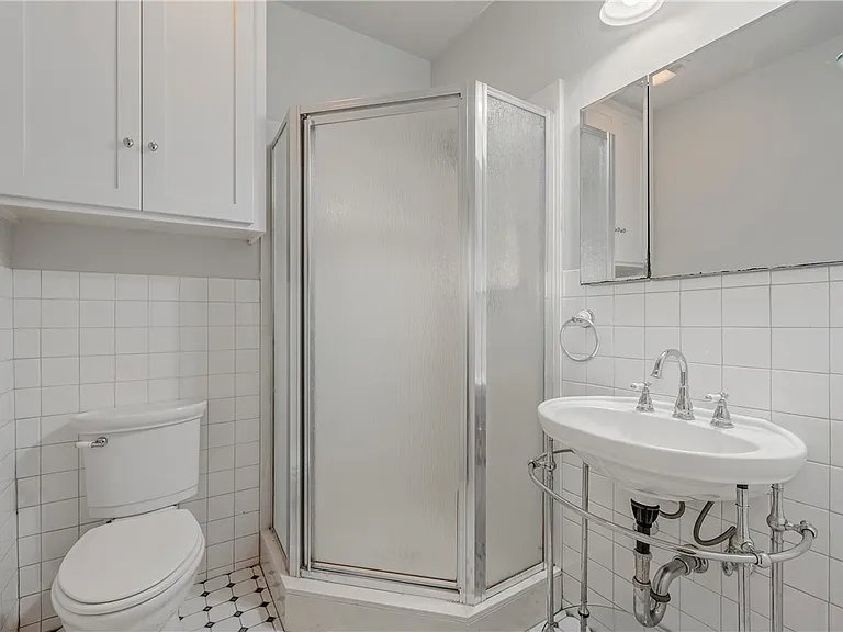 304 N Haswell Dr — Photo 11