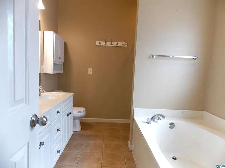 1004 Medinah Dr — Photo 14
