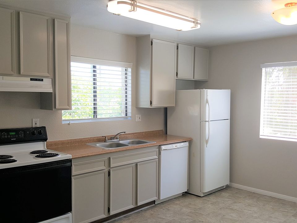 Spacious dine-in kitchen with plenty of storage