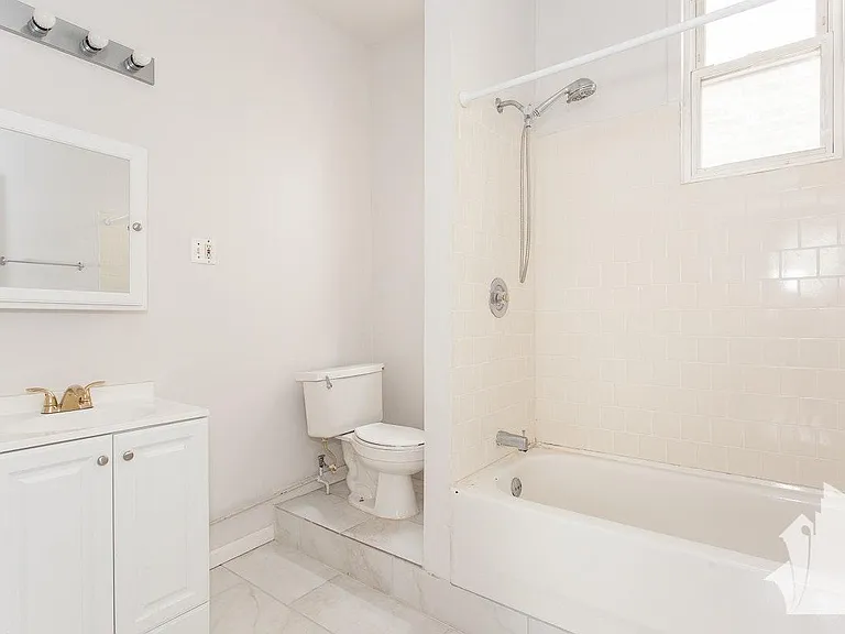 1310 N Artesian Ave #3F — Photo 5