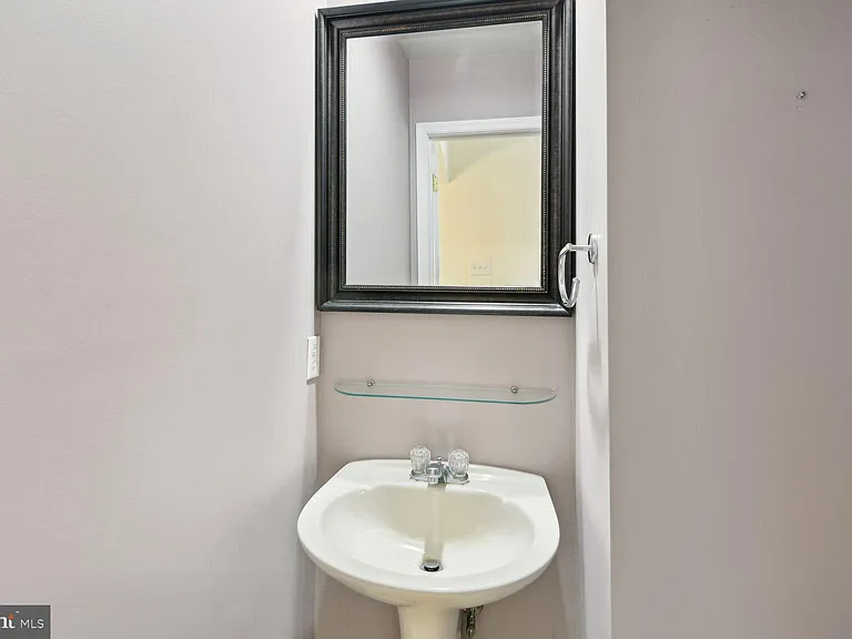 1511 Ashburnham Dr — Photo 11