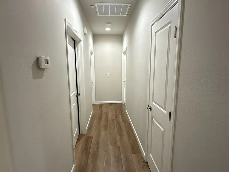 514 S Summit St #101-103 — Photo 8
